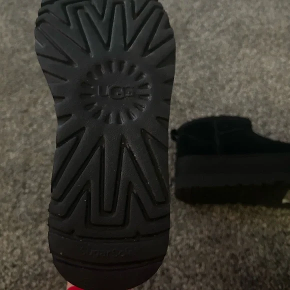 UGG Women's Classic Mini Black Platform Boots - Picture 6 of 16